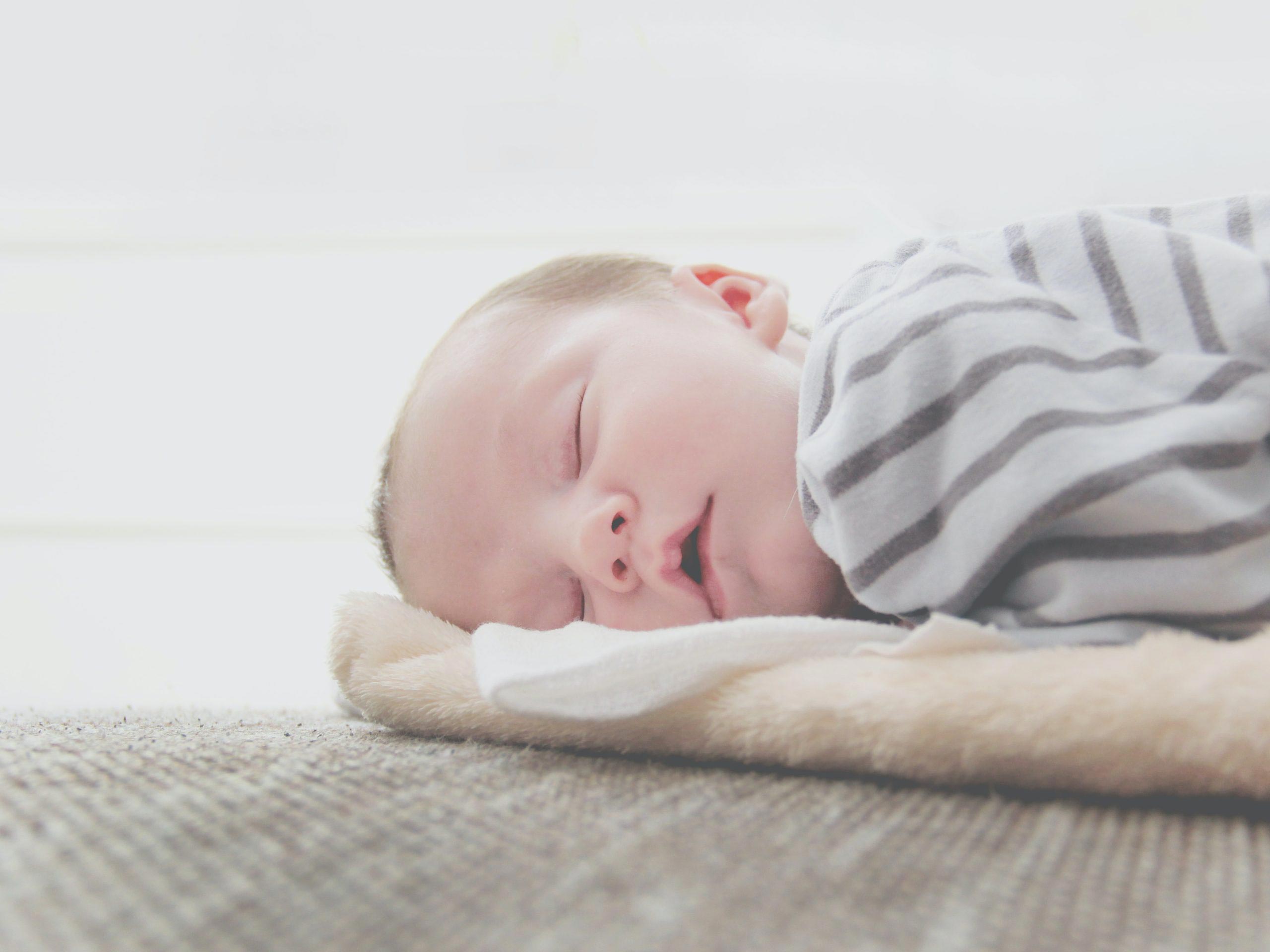 frenillo-corto-del-bebe-fisio-pediatrica-vicetto